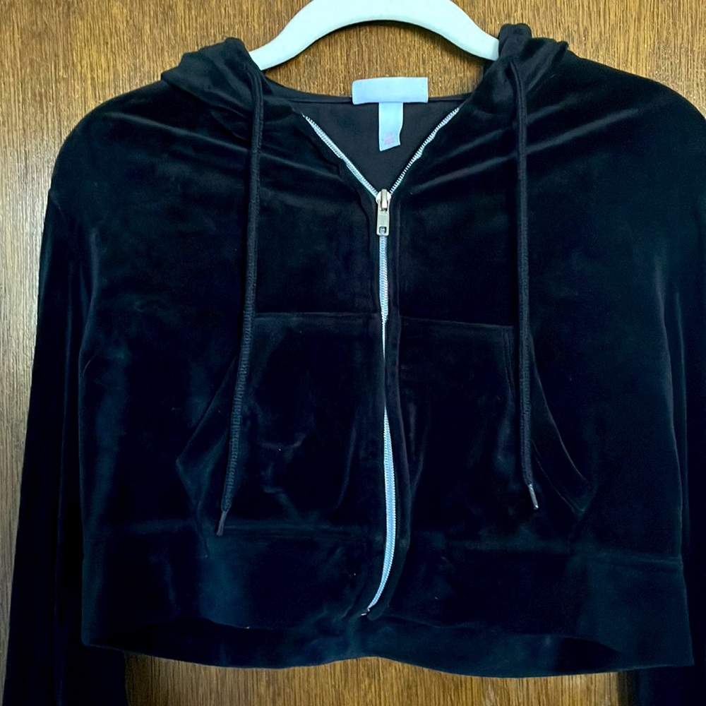 black velour cropped hoodie